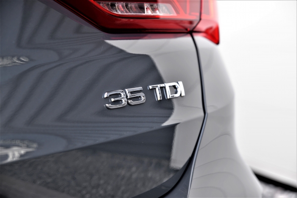Audi Q3 35 TDI 150 DESIGN LUXE S-TRONIC 7