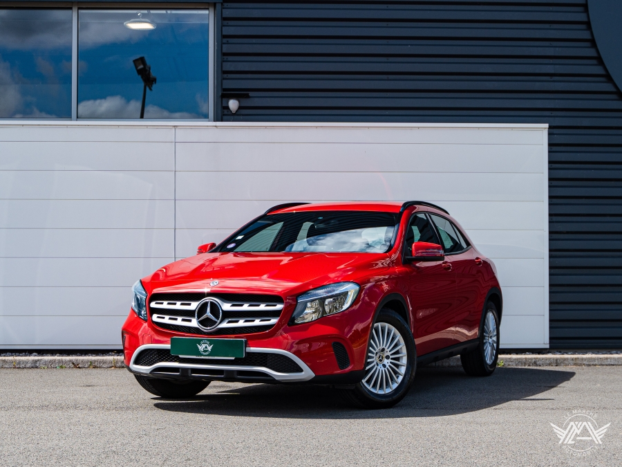 Mercedes GLA 180 INTUITION 